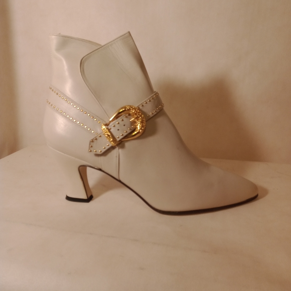 Women's Vintage Boots Size 8.5